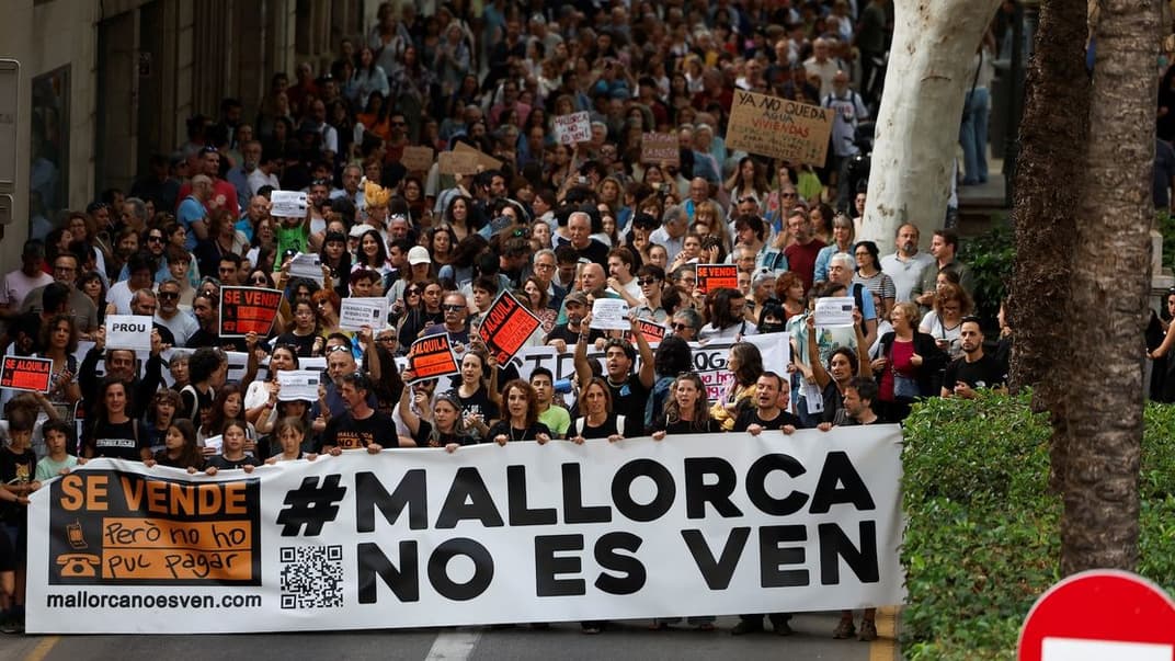 Протесты местных против массового туризма на Балеарских островах
