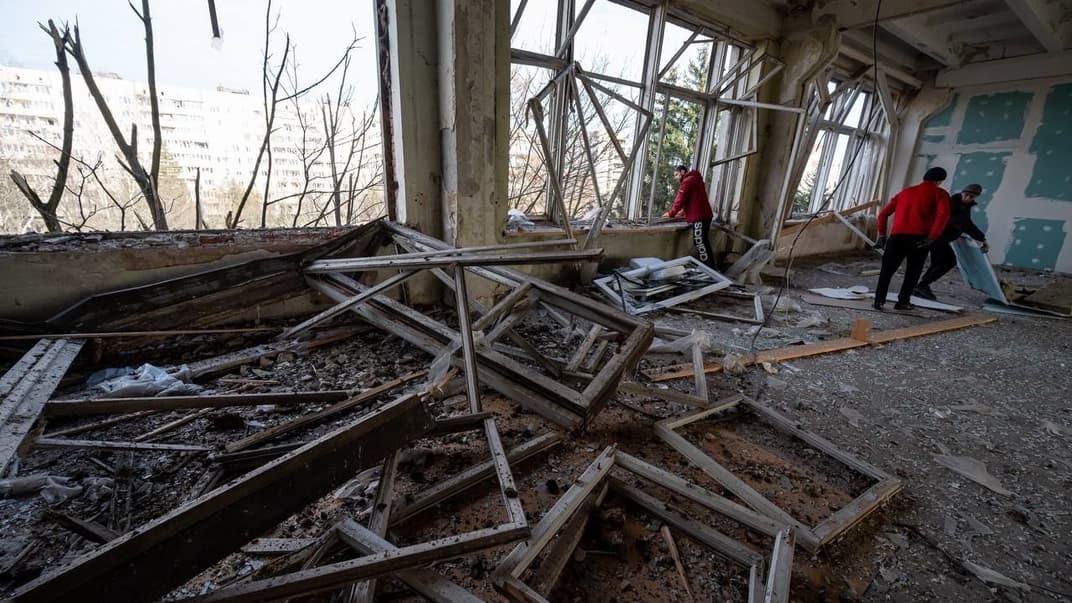 Наслідки російського обстрілу Львова зранку 15 лютого 2024 року