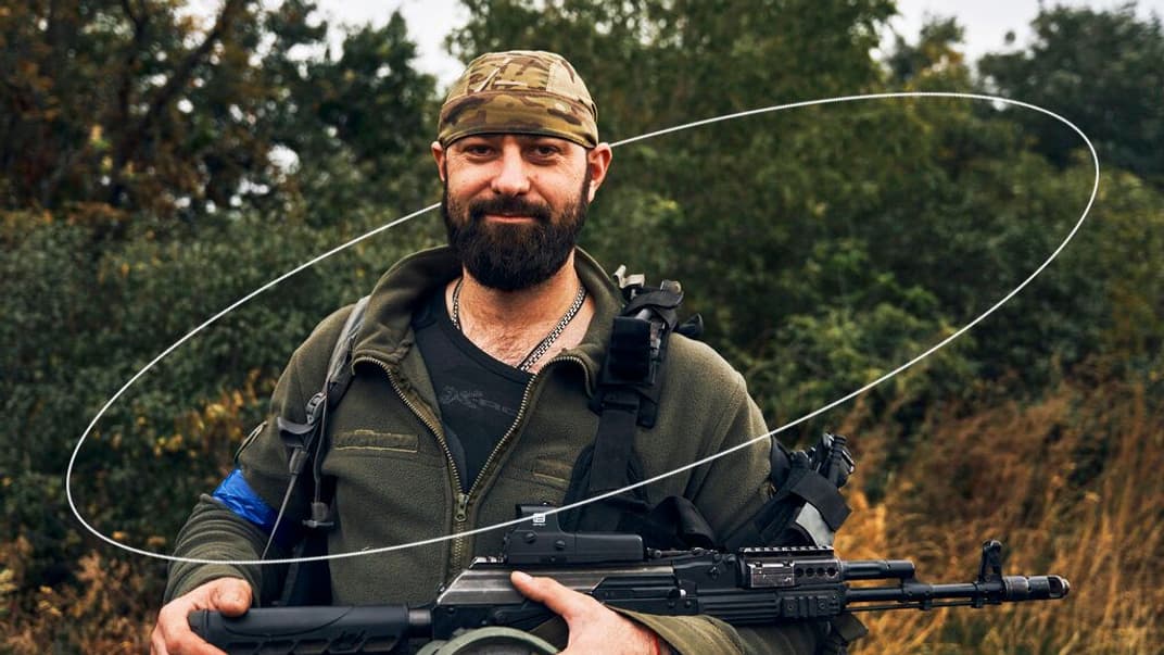 Украинский военный на освобожденной территории в Харьковской области, 12 сентября 2022 года