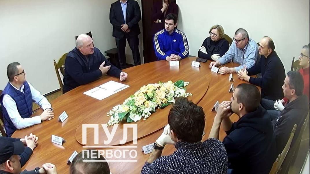 Лукашенко поговорил в СИЗО с оппозиционерами, Тихановская (впервые за 134 дня) — по телефону с мужем (он тоже в СИЗО)