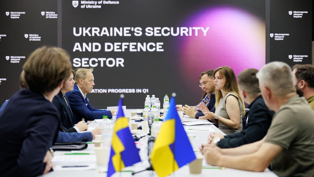 Переговори української та шведської делегацій