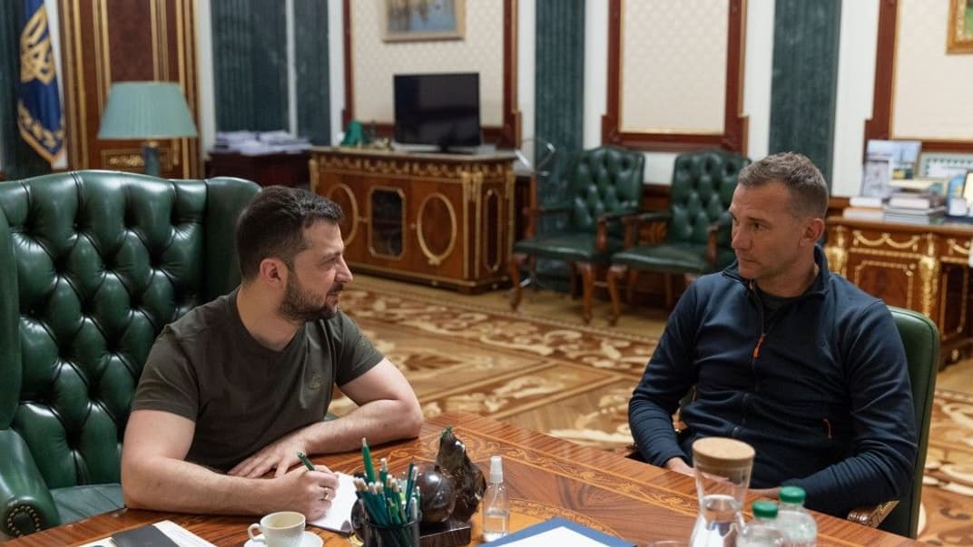 Президент Владимир Зеленский и футболист Андрей Шевченко, 18 мая 2022 года