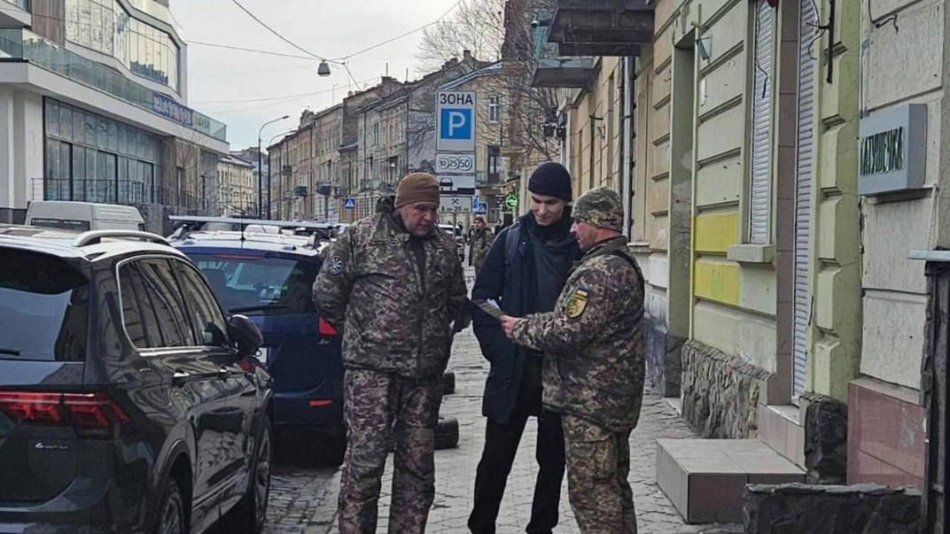 Працівники Львівського ТЦК проводять у Львові заходи рекрутингу Ілюстративне фото. Працівники Львівського ТЦК проводять у Львові заходи рекрутингу