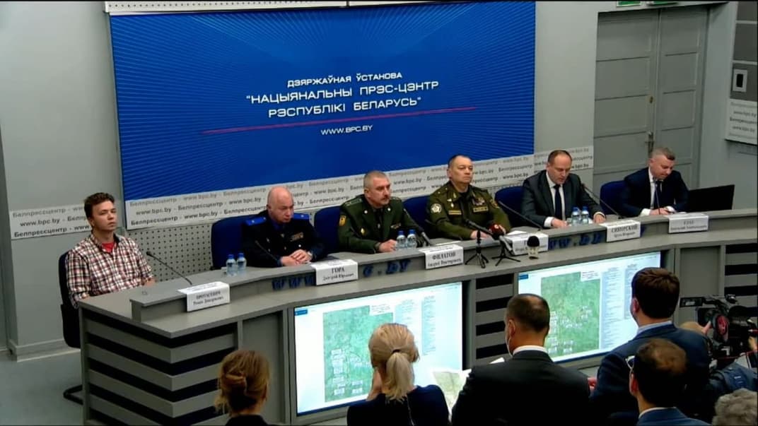 Пресс-конференция, на которой появился задержанный белорусский оппозиционер Роман Протасевич