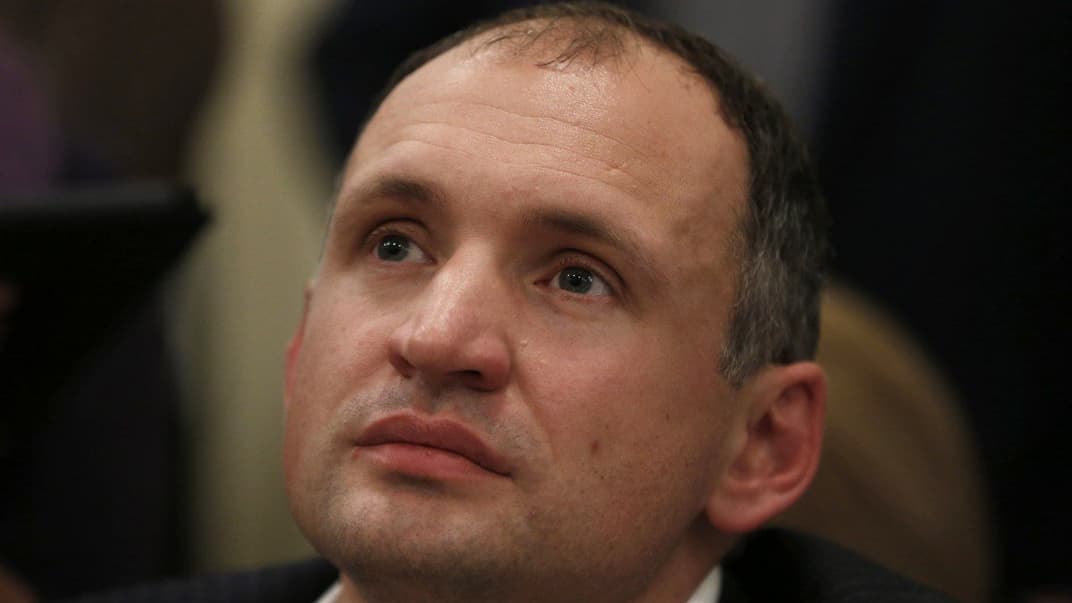 Олег Тататов, который на тот момент был адвокатом народного депутата Вадима Новинского, во время заседания Комитета ВРУ по вопросам регламента и организации работы Верховной Рады Украины в Киеве, 16 ноября 2016