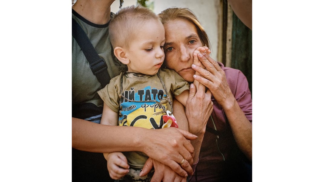 Фото Анастасії Тейлор-Лінд «В обіймах родини»