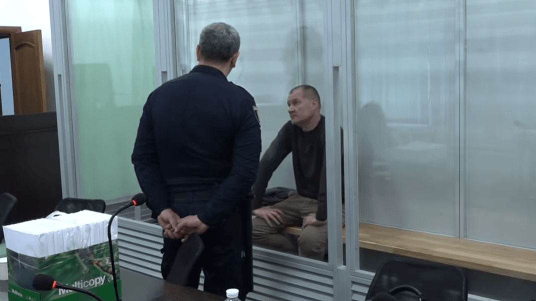 Дмитро Басов у залі суду