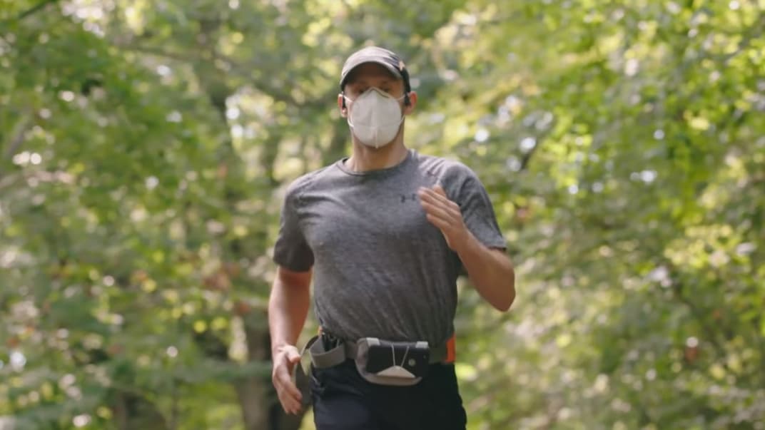 Незрячий Томас Панек під час своєї 5-кілометрової пробіжки 