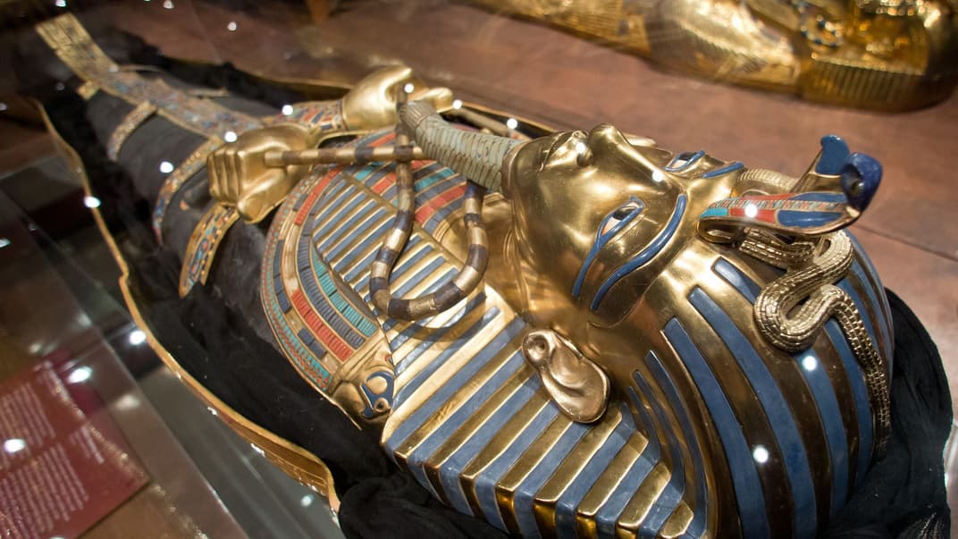 Реплика саркофага Тутанхамона на выставке в Нюрнберге, Германия, 11 октября 2013