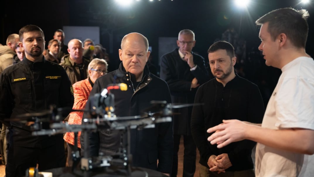 Канцлер Германии Олаф Шольц осмотрел в Киеве «умные» беспилотные системы, 2 декабря 2024 года