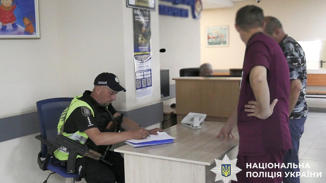 Поліця у лікарні, де померла дитина