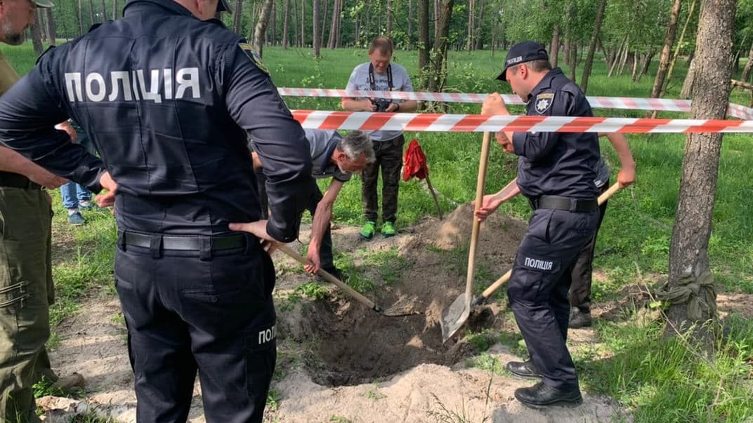 Поліцейські виявили ще одне тіло застріленого росіянами цивільного на Київщині