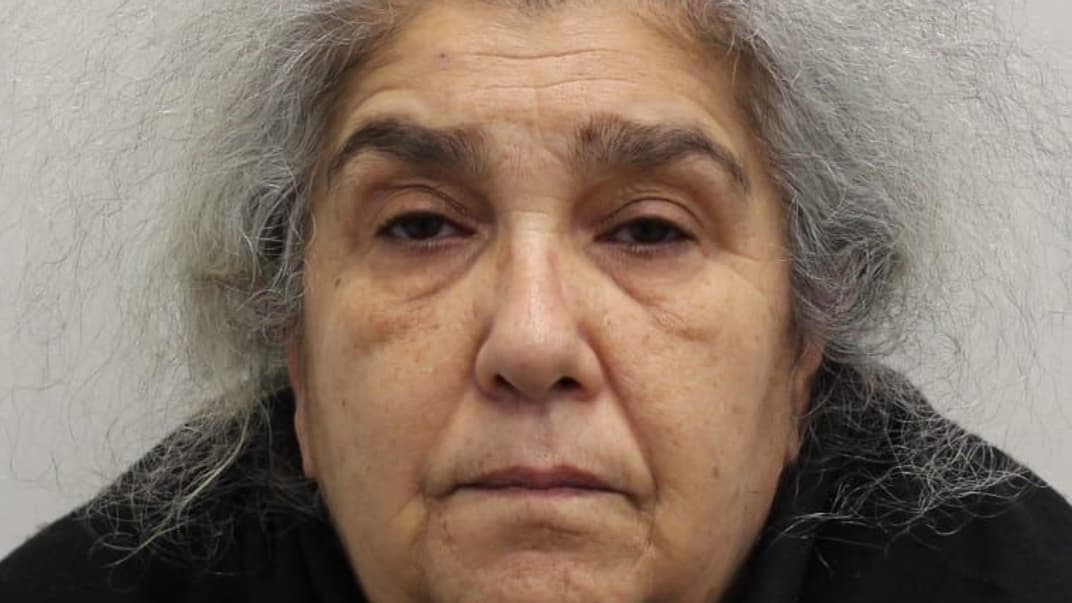 Лулу Лакатос, которая заменила бриллианты обычным камнями в ювелирном магазине Лондона