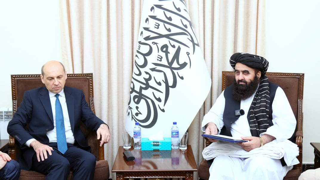 Посол рф в Афганістані Дмитро Жирнов та міністр  закордонних справ Афганістану Амір Хан Муттакі