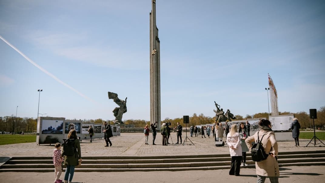 Меморіальний комплекс «Пам'ятник воїнам радянської армії — визволителям радянської Латвії та Риги від німецько-фашистських загарбників» у столиці Латвії Ризі