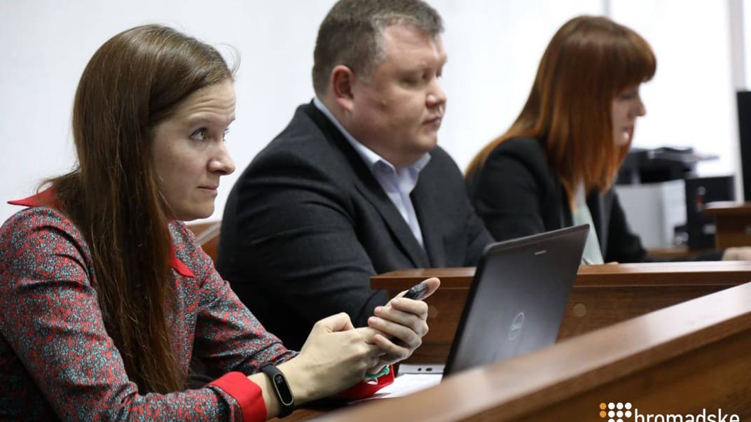 Адвокат Евгения Закревская (слева)