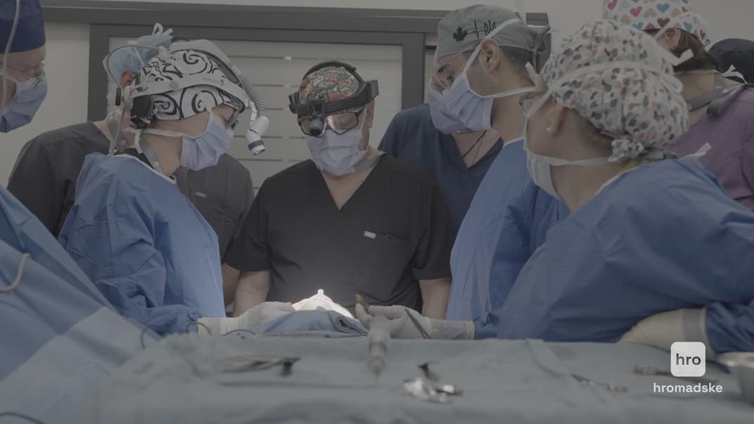 «Мій ніс — це шматок голови, вуха і ноги». Важкопоранені військові та їхні нові обличчя