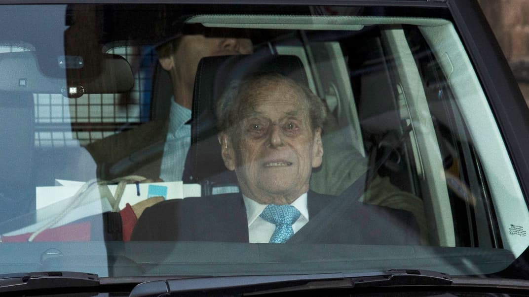 Герцога Единбурзького принца Філіпа везуть на автівці зі шпиталю в Лондоні, Велика Британія, 24 грудня 2019 року