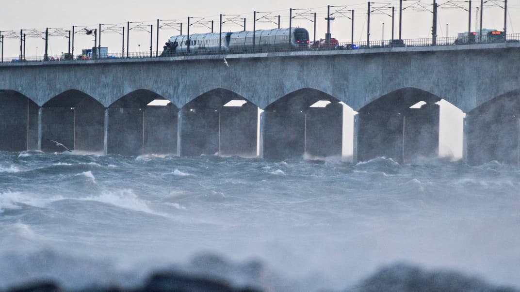 Аварія потягів на мосту в Данії