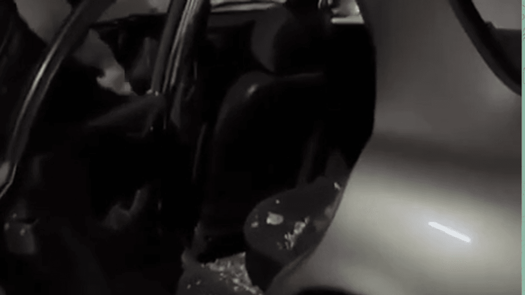 Пошкоджений у Харкові автомобіль Пошкоджений у Харкові автомобіль