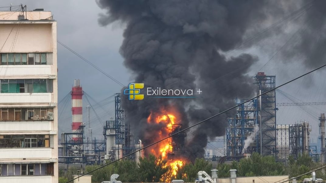 У Москві горить найбільший НПЗ міста