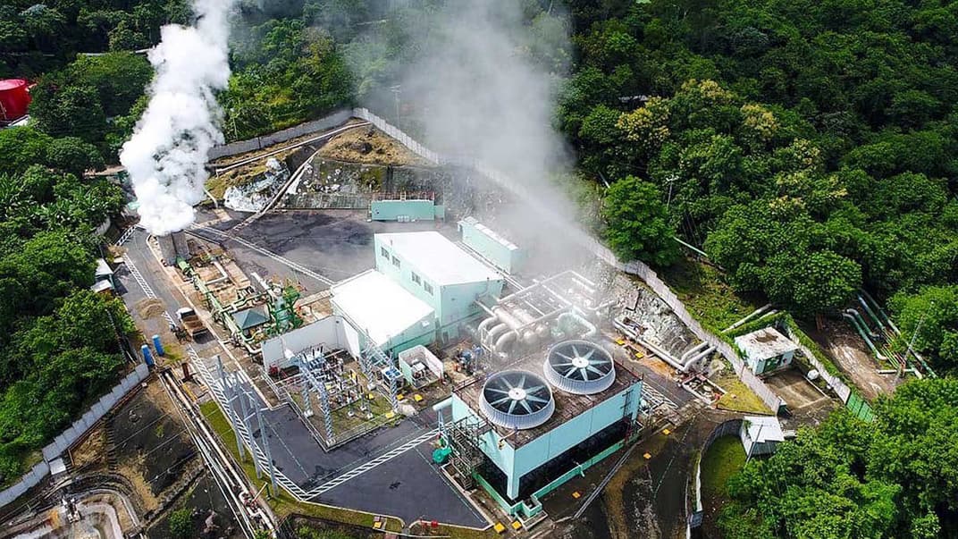 Геотермальная станция государственной компании LaGeo из Эль-Сальвадора, фото июня 2021 года