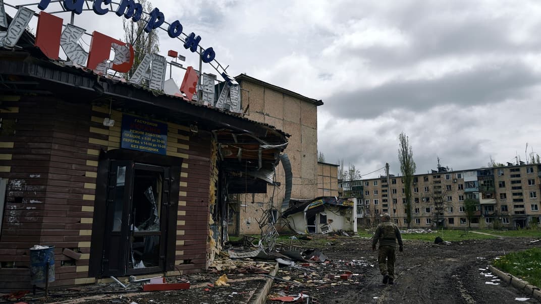 Украинский солдат в Авдеевке Донецкой области, 28 апреля 2023 года