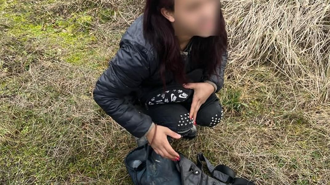 Пограничники сообщили о задержании мужчины, который притворялся женщиной