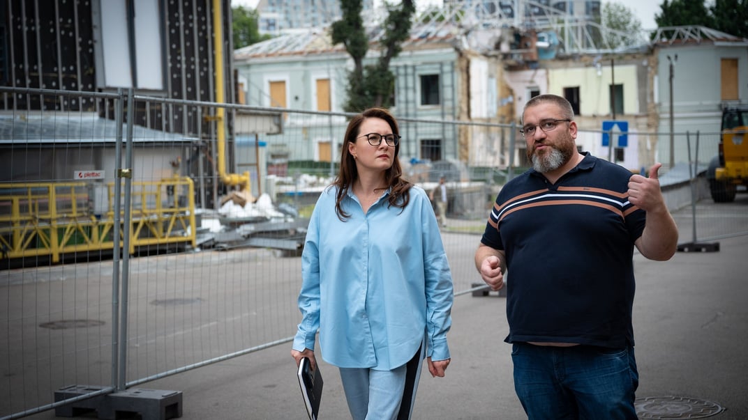 Прем'єр-міністерка Юлія Свириденко під час візиту до лікарні «Охматдит», 27 липня 2025 року