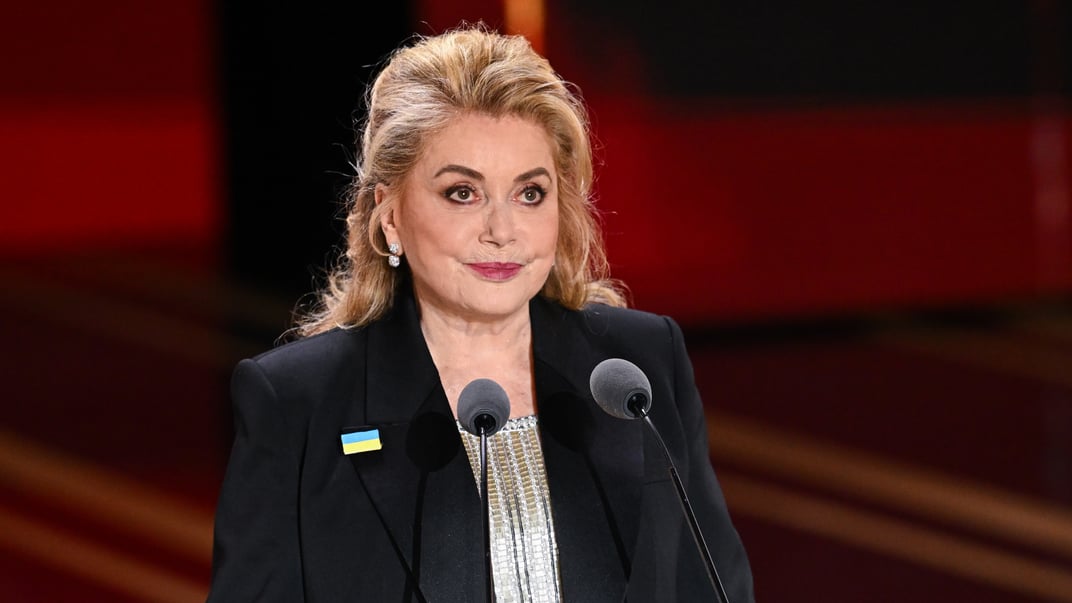 Катрін Деньов під час 50-ї церемонії вручення кінопремії «Сезар» у L'Olympia, Париж, 28 лютого 2025 року