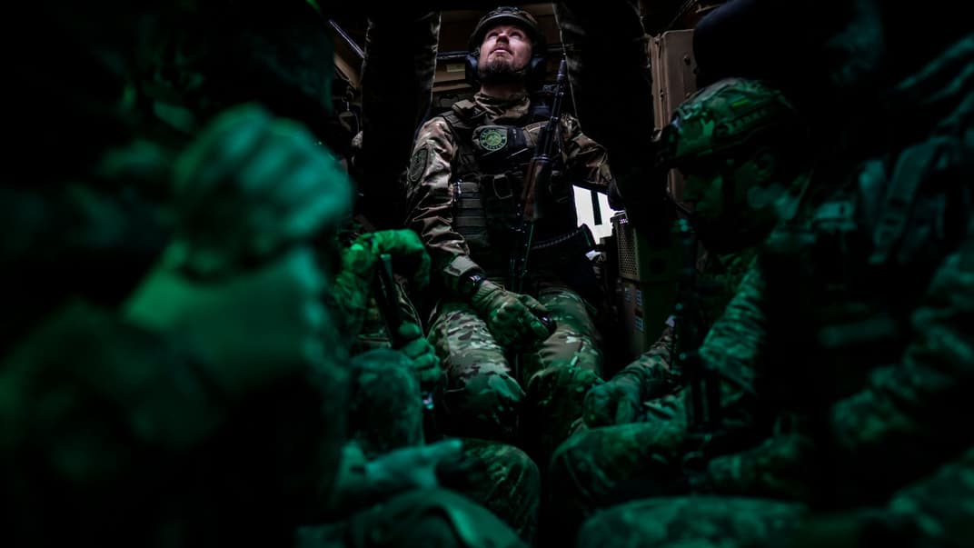 Бойцы Нацгвардии Украины из бригады «Буревой» принимают участие в военных учениях в Киевской области, 27 апреля 2023 года