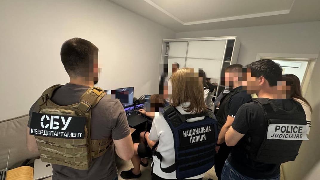 Обыски по месту жительства украинских хакеров