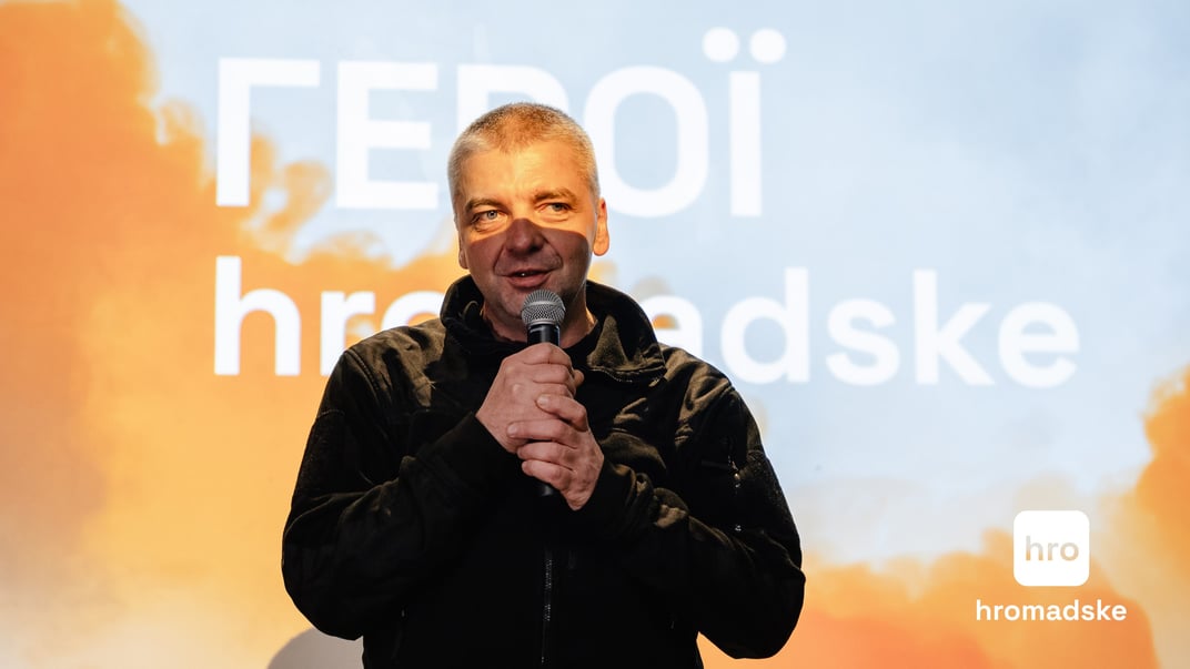 Правозахисник та військовий Максим Буткевич виступає на події до 11-річчя hromadske, 21 листопада 2024 року