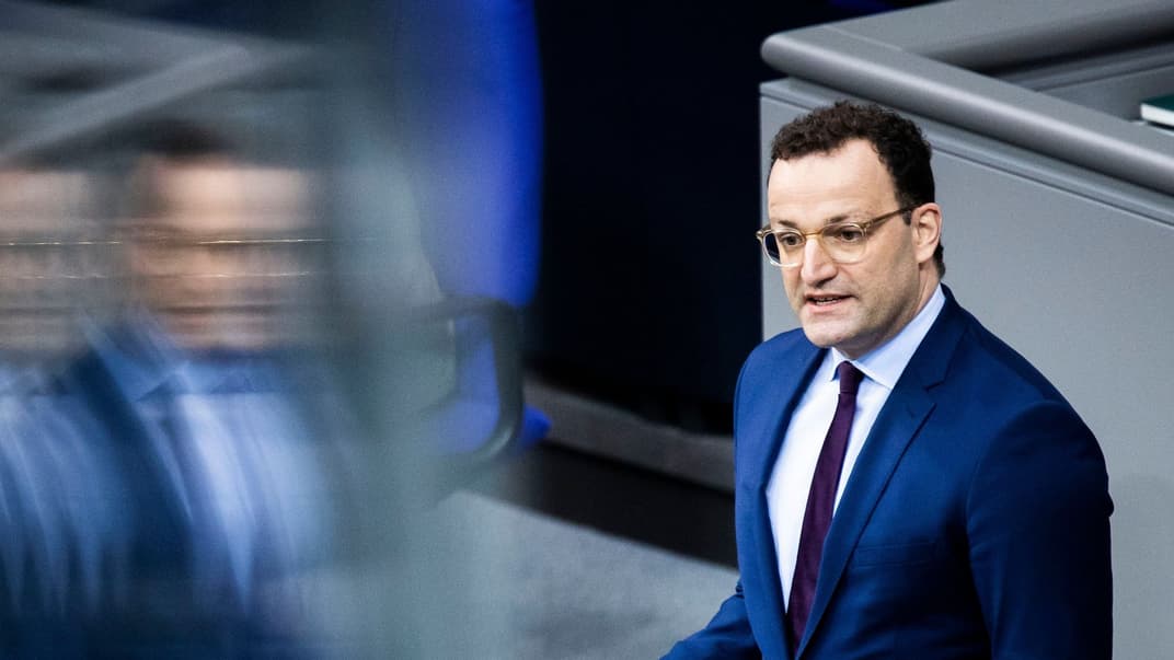 Германия первой в ЕС позволит лечение COVID-19 с помощью антител. Так лечили Дональда Трампа