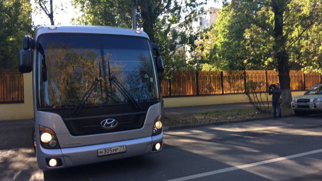 З СІЗО Москви виїхали два автобуси