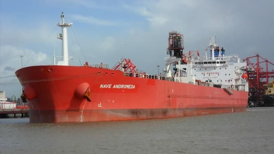 Нафтовий танкер на 10 годин захопили біля берегів Англії. Британський спецназ звільнив екіпаж за 9 хвилин