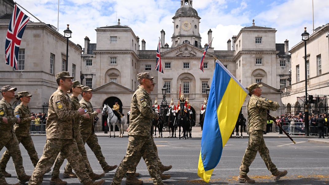 Українські військові взяли участь у параді до Дня Перемоги у Лондоні