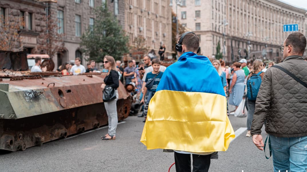 Уничтоженная российская военная техника на Крещатике в Киеве, 20 августа 2022 года