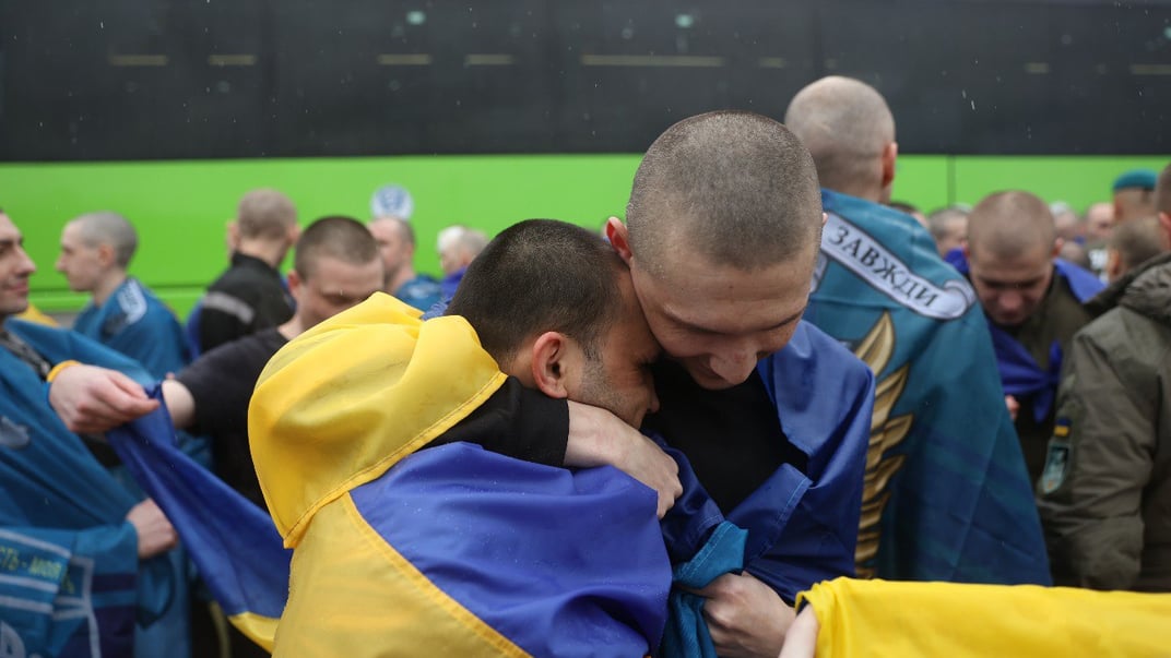 Из российского плена вернули 185 украинских защитников