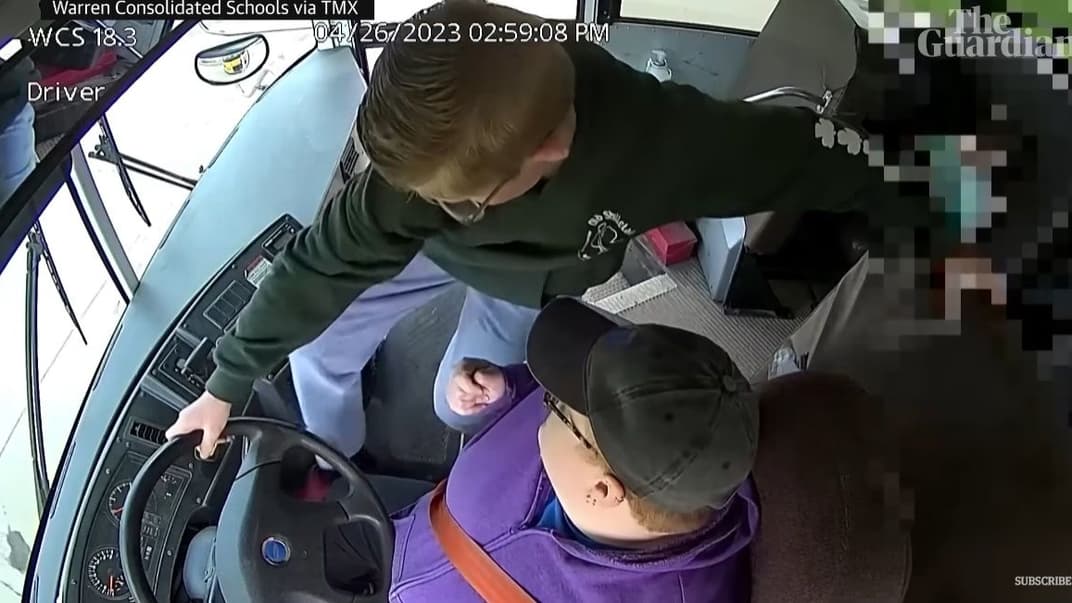 Семикласник з Мічигану врятував шкільний автобус, коли водійка втратила свідомість
