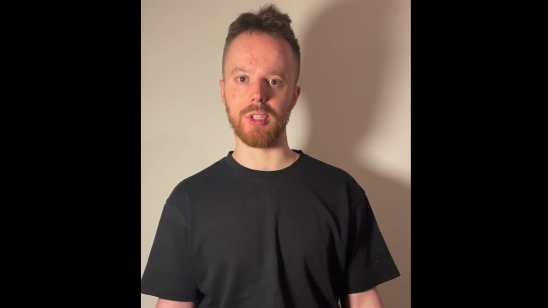 Комик Антон Стенюк извинился за шутку об «убийстве мусульман» после критики