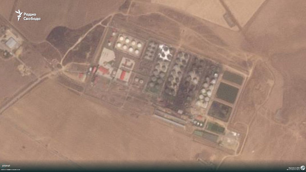 Последствия удара по нефтебазе в Пролетарске Ростовской области