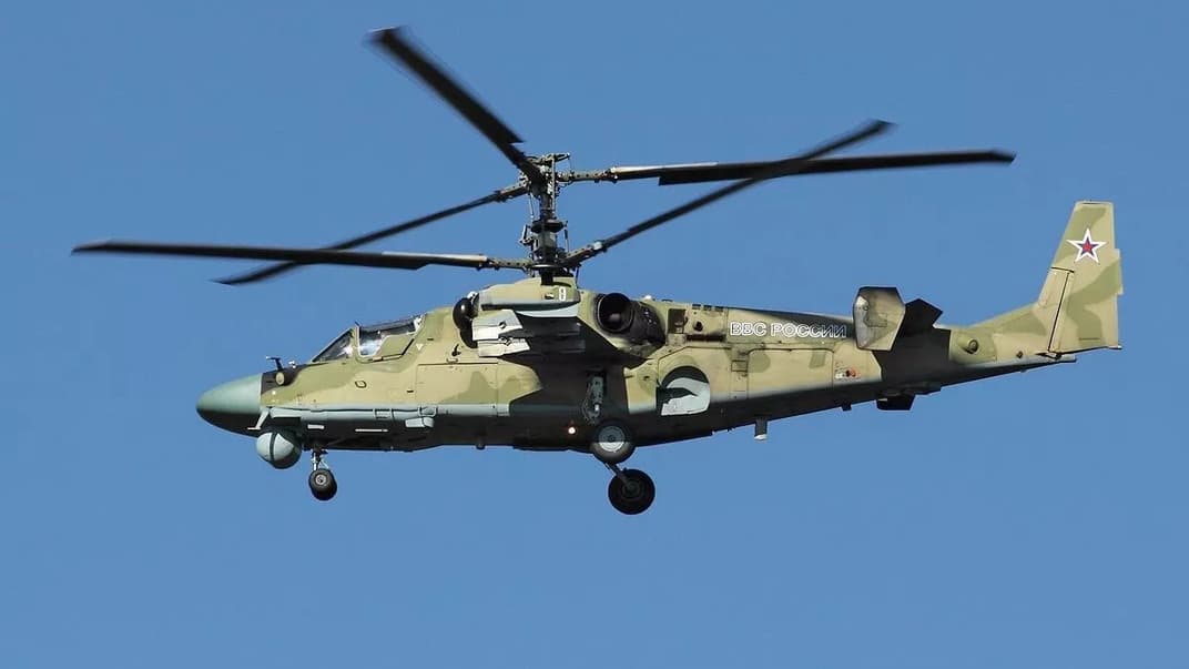 Иллюстративная фотография. Ка-52 в полете, осень 2011 года