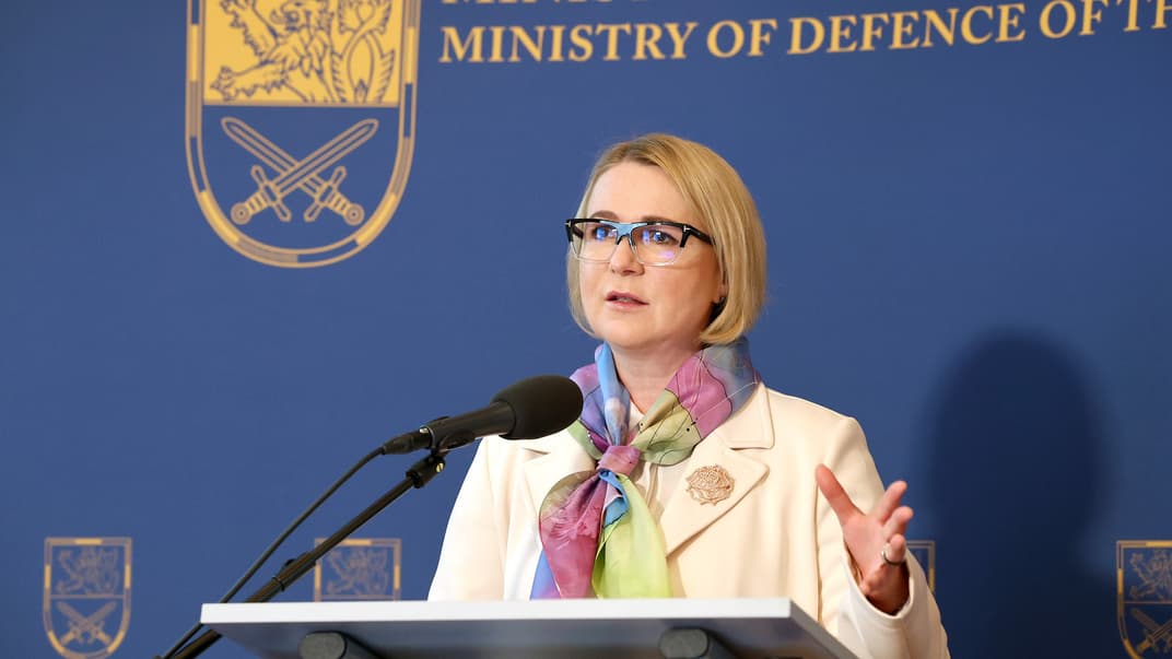 Министр обороны Чехии Яна Чернохова
