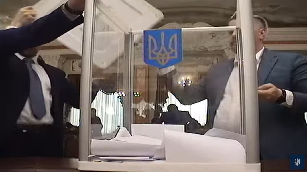 На пленуме Верховного Суда считают голоса за принятие постановления о недоверии главе Всеволоду Князеву