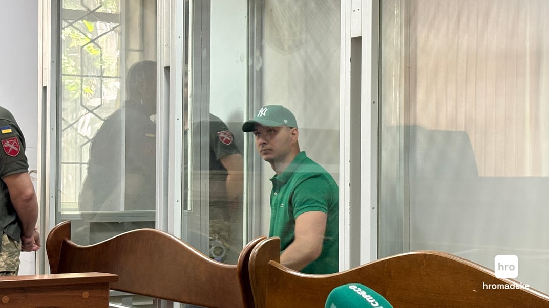 Обвинувачений Артем Косов у залі Шевченківського райсуду Києва, 18 червня 2025 року