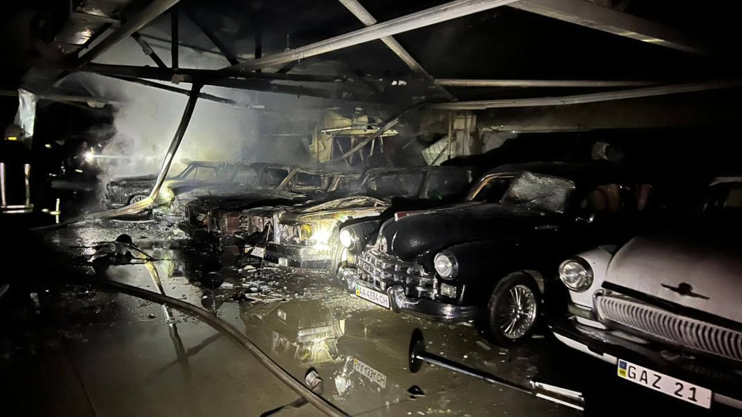 В Киевской области поврежден музей ретроавтомобилей