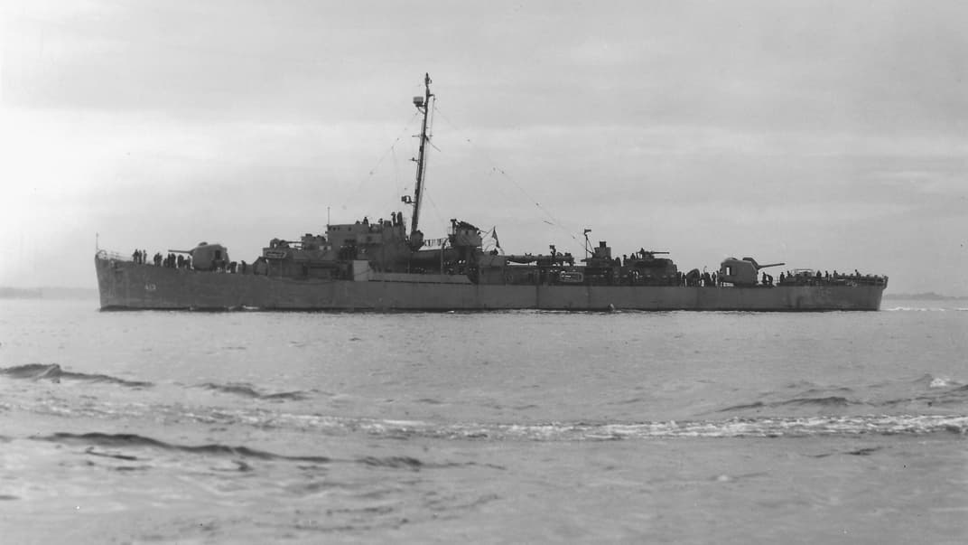 USS Samuel B Robert до того, як затонув у жовтні 1944 року