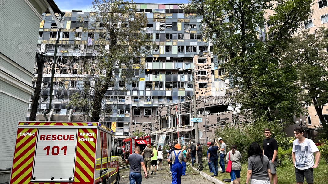 Наслідки російського удару по «Охматдиту»