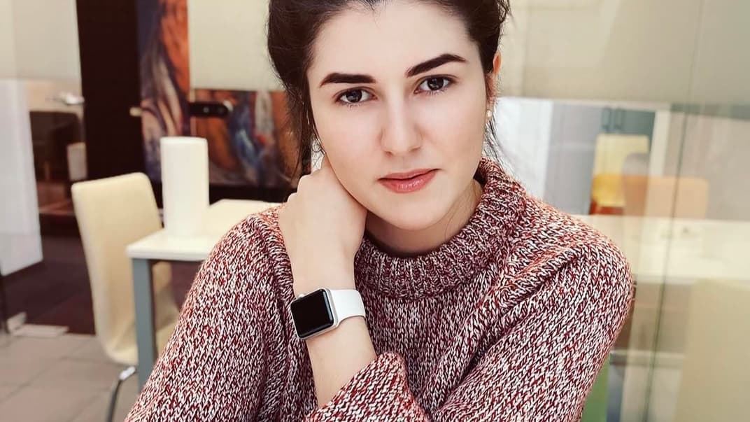 Журналистка канала ATR Гульсум Халилова